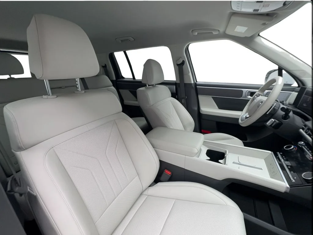 Used 2026 White Hyundai SEL image 32