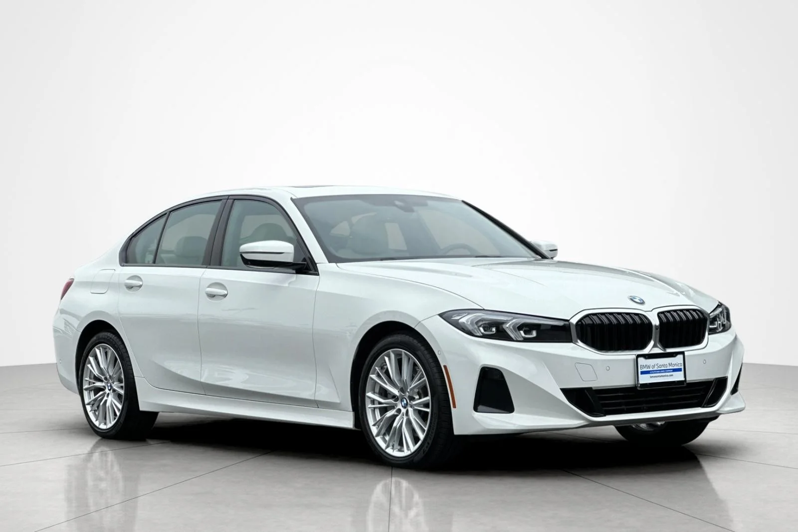 Used 2023 Alpine White BMW 330i image 7