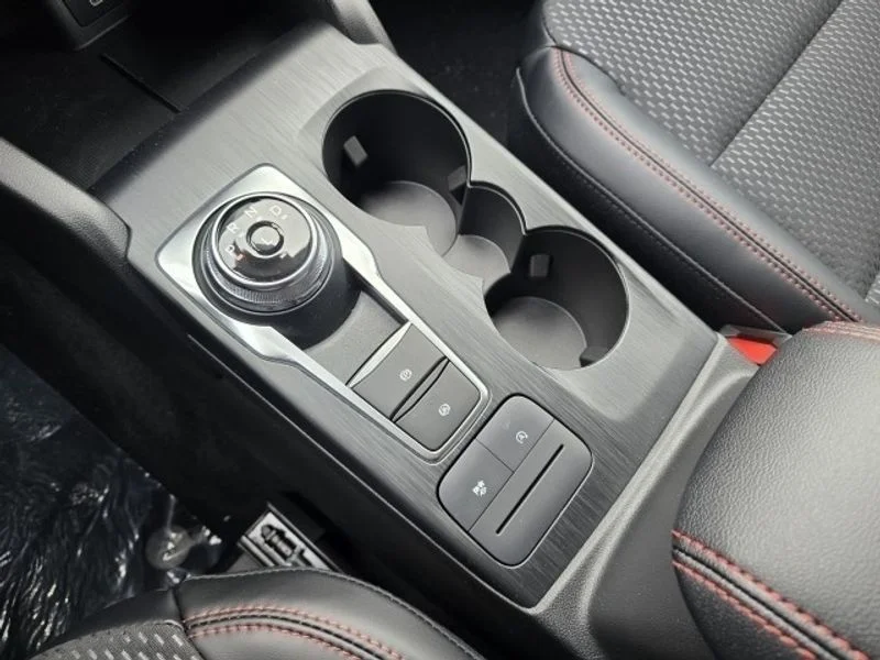 2025 Ford Escape ST-Line - Photo 18