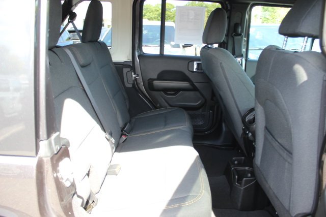 Used 2025 Gray Jeep Sahara image 30
