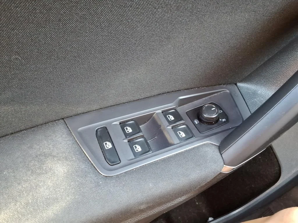Used 2018 Black Volkswagen 2.0T S image 17