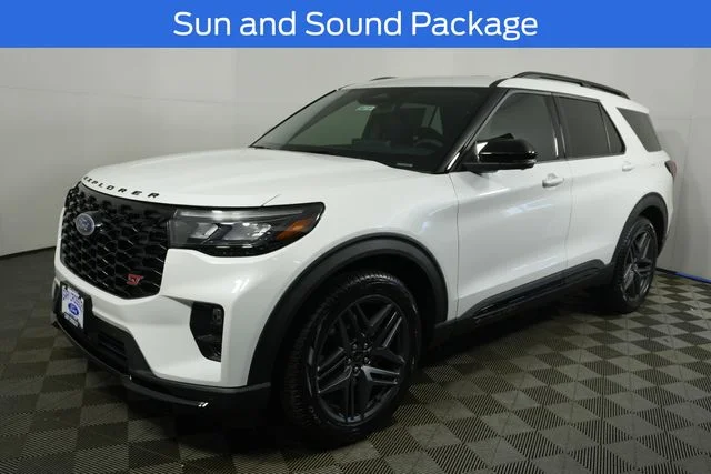 New 2026 Star White Metallic Tri-Coat Ford ST image 4