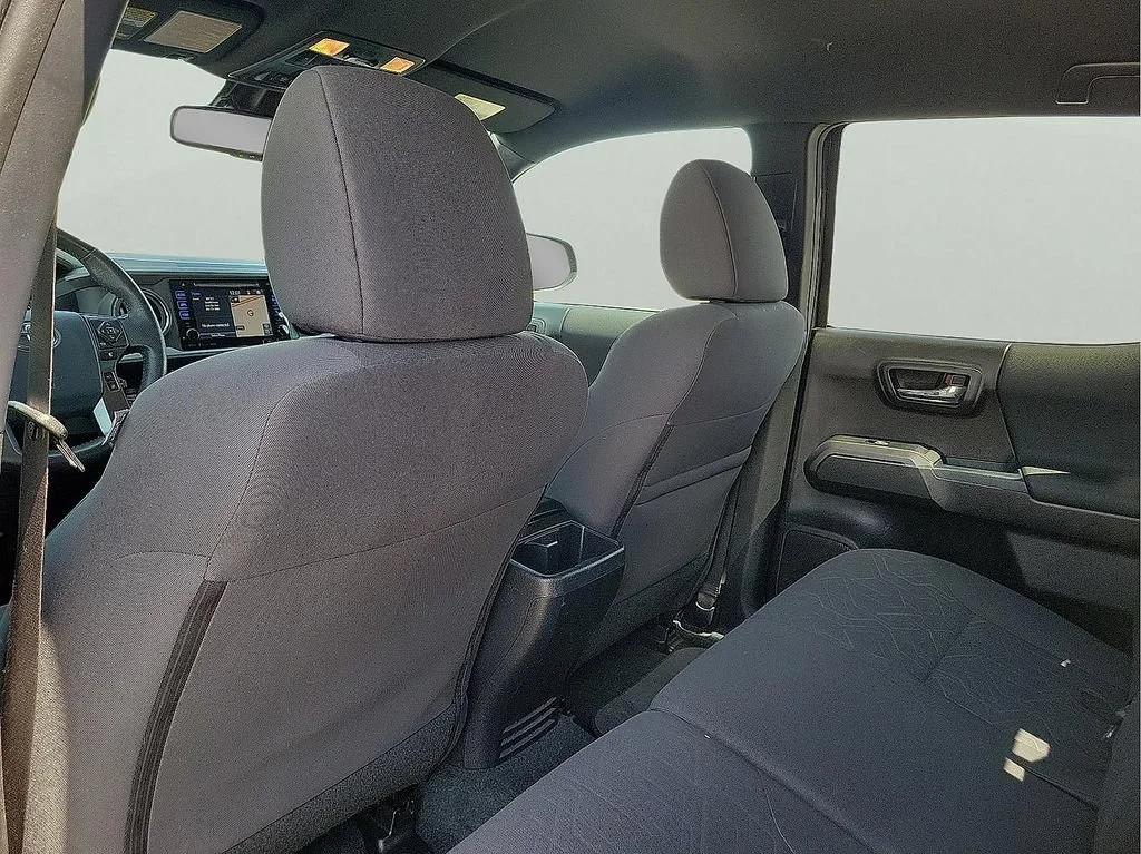 Used 2018 Gray Toyota SR image 12