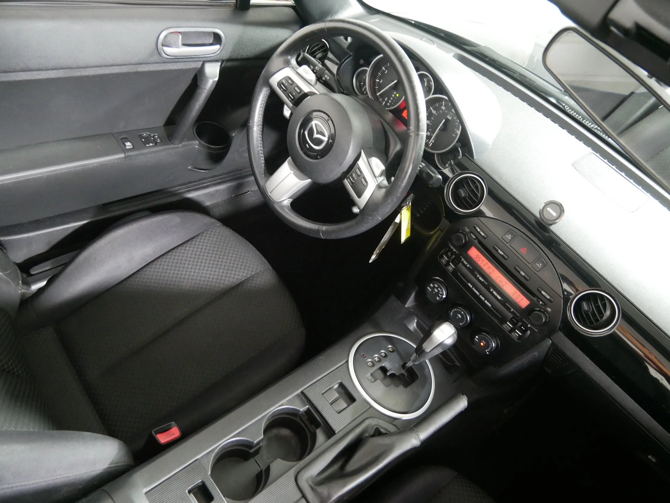Used 2008 Brilliant Black Mazda Touring image 9