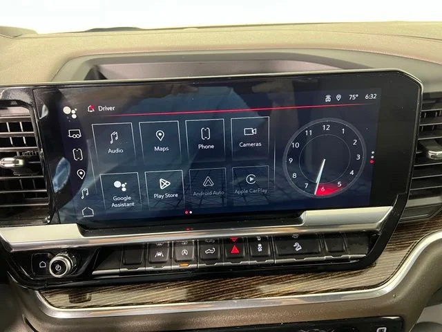 Used 2024 White GMC SLE image 19