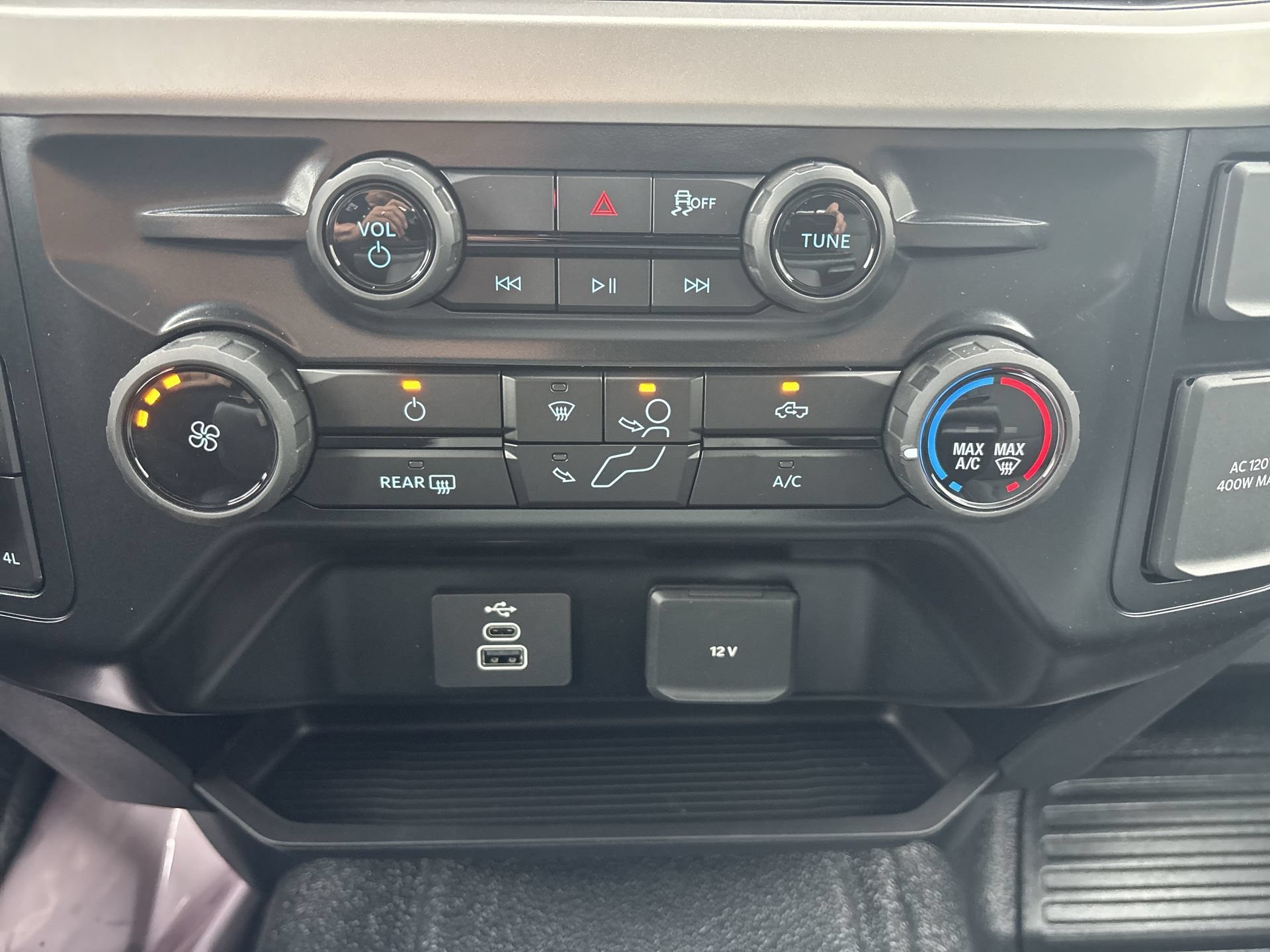 New 2027 Agate Black Metallic Ford F-350® XL image 15