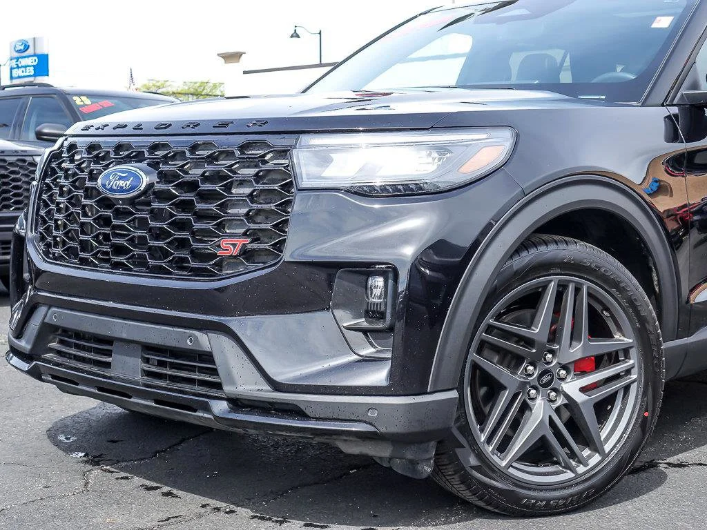 Used 2026 Agate Black Metallic Ford ST image 2