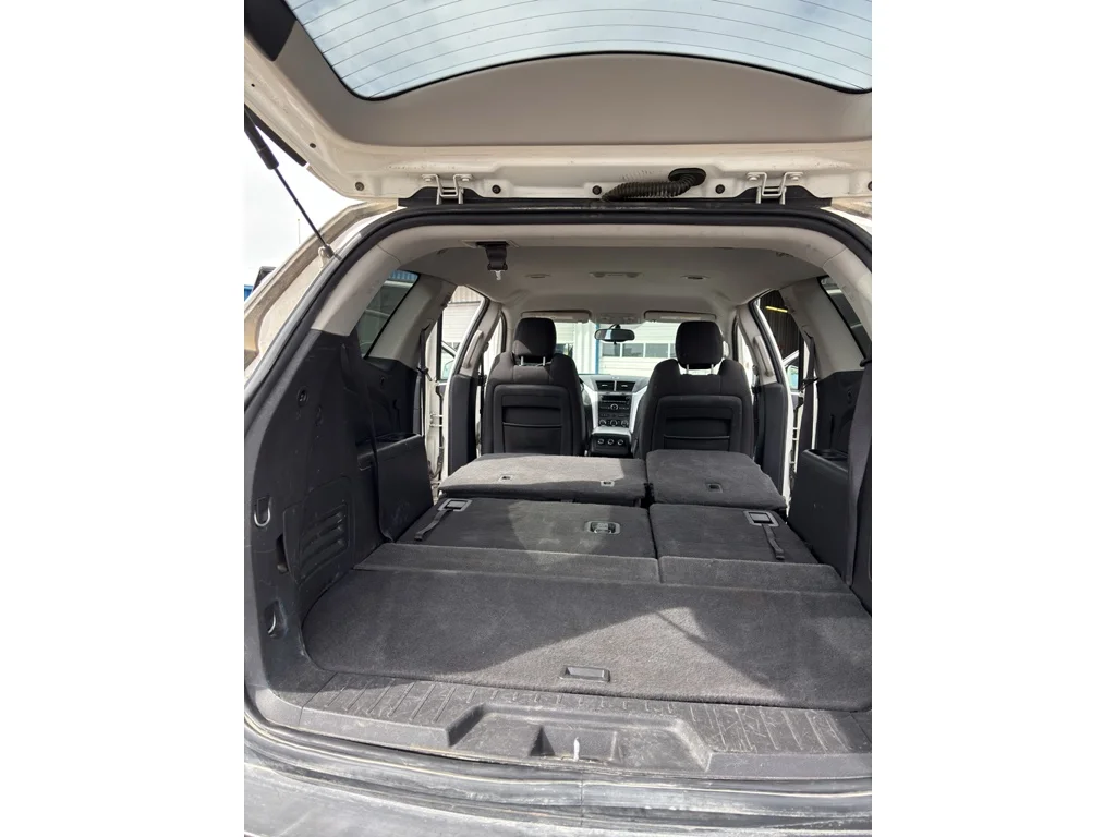 Used 2012 Whitewhite Chevrolet LT w/1LT image 8