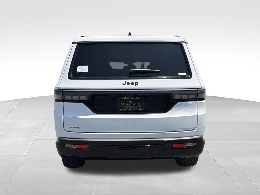New 2026 Bright White Clear-Coat Exterior Paint Jeep  image 9