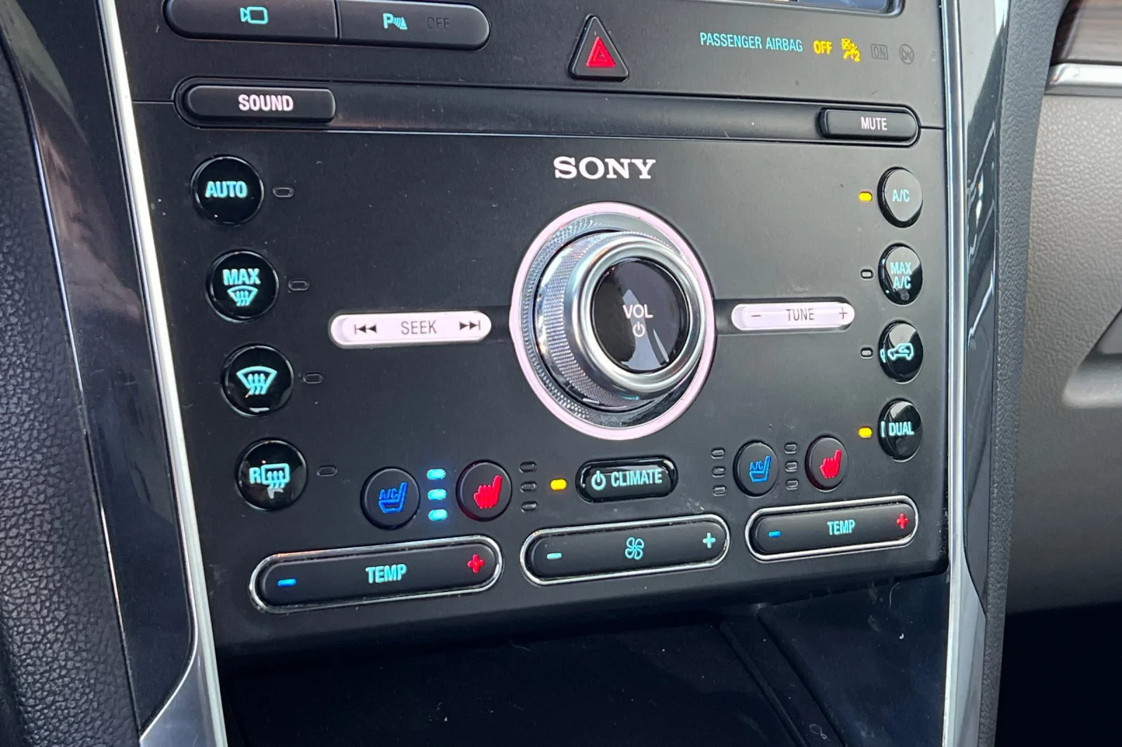 Used 2019 White Ford Limited image 22
