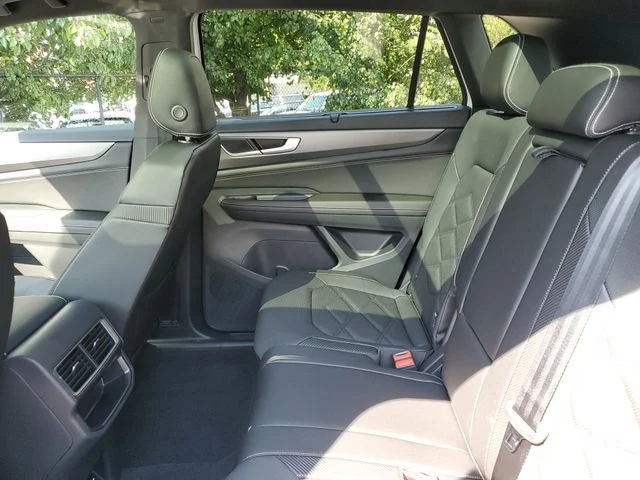 2026 Volkswagen Atlas Cross Sport SE w/Tech - Photo 11