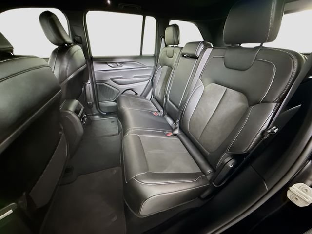 Used 2023 Black Jeep Altitude X image 22