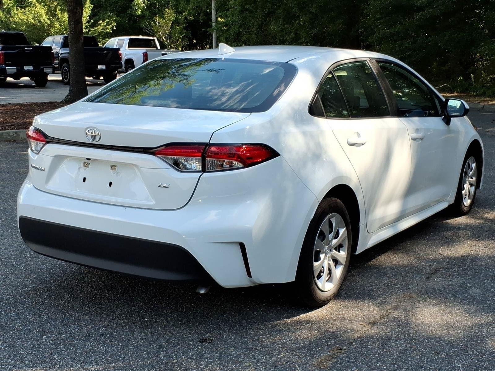 Used 2024  Toyota LE image 11