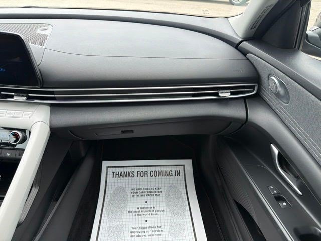 Used 2023 Fluid Metal Hyundai Limited image 21