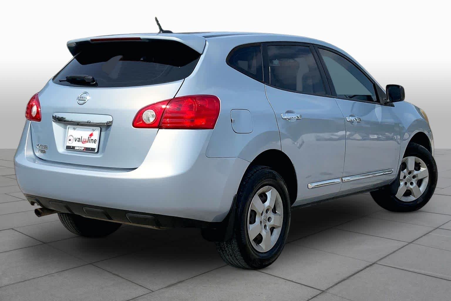 Used 2014 Frosted Steel Nissan S image 13