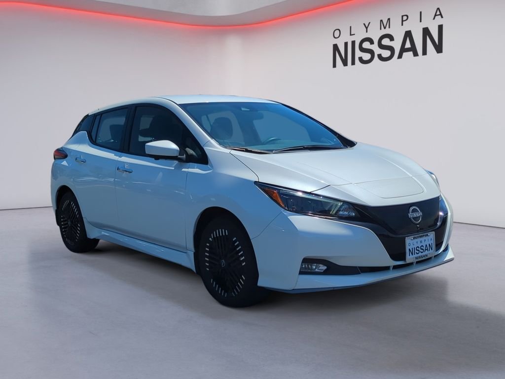Used 2024 White Nissan SV Plus image 9