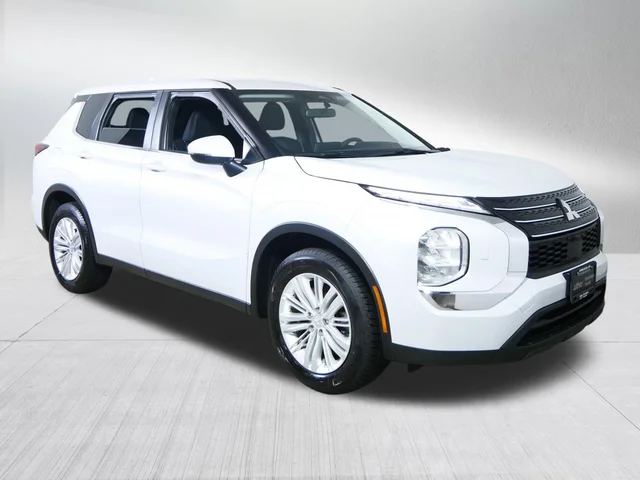2022 Mitsubishi Outlander ES