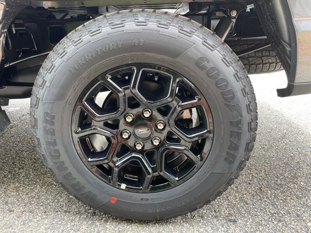 New 2026 Carbonized Gray Metallic Ford XLT image 9