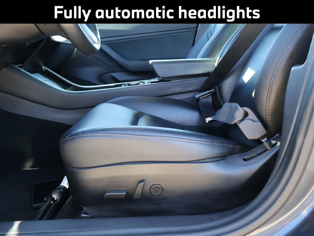 Used 2018  Tesla  image 10
