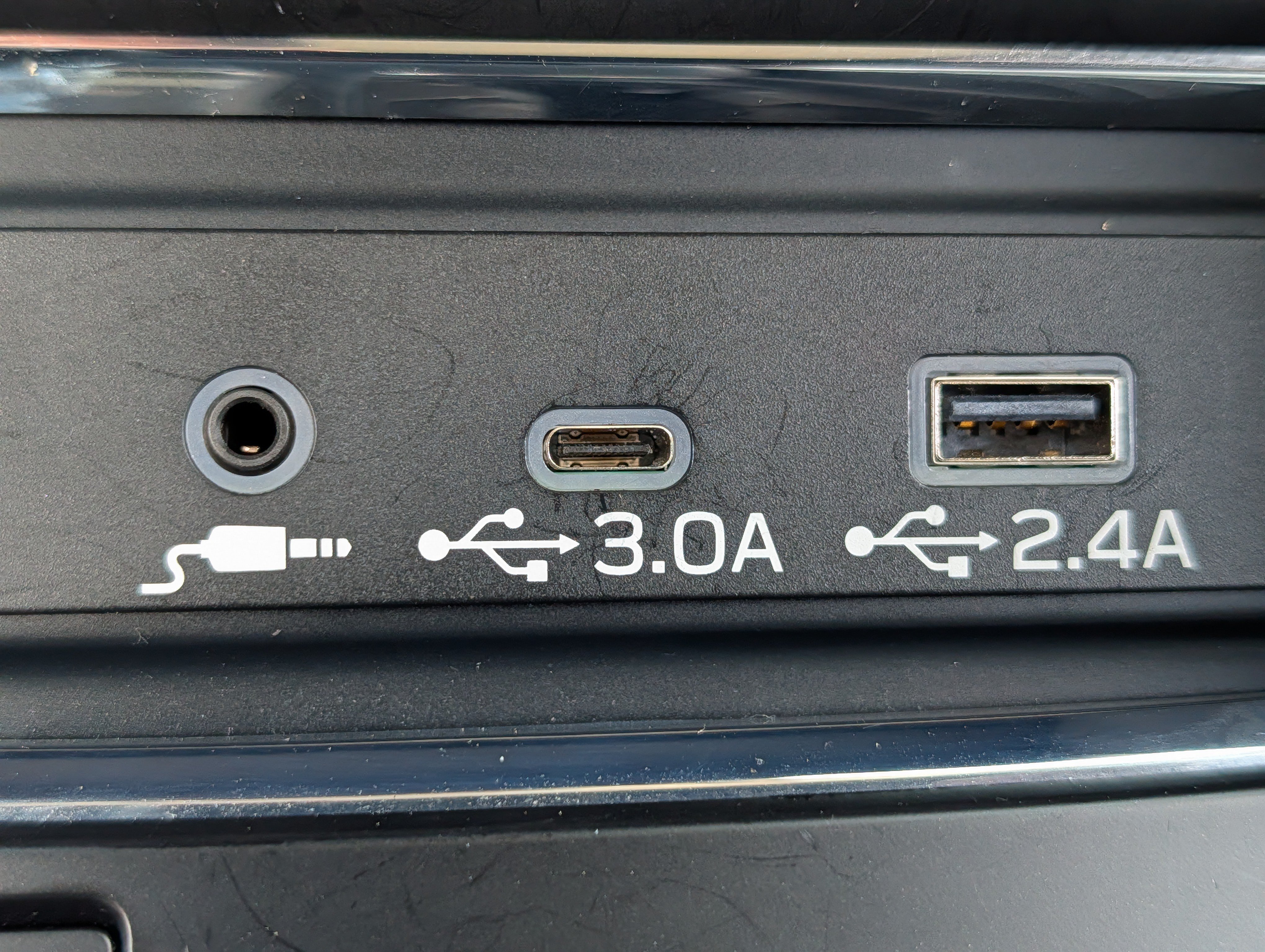 Used 2025 Magnetite Gray Metallic Subaru Premium image 33