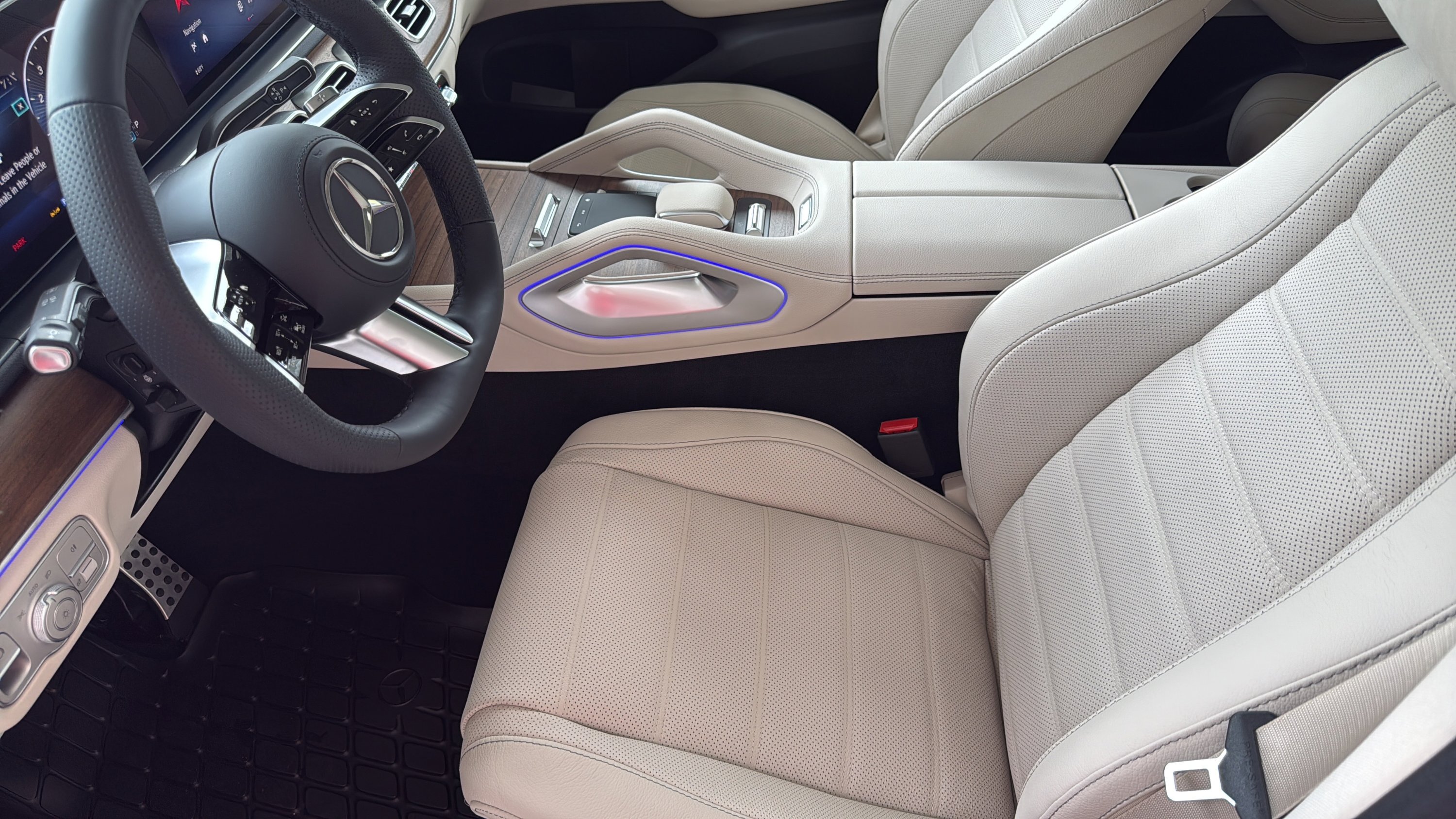 Certified Used 2026 Polar White Mercedes-Benz GLS 450 image 17