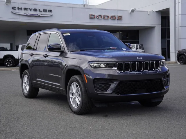 2026 Jeep Grand Cherokee Laredo