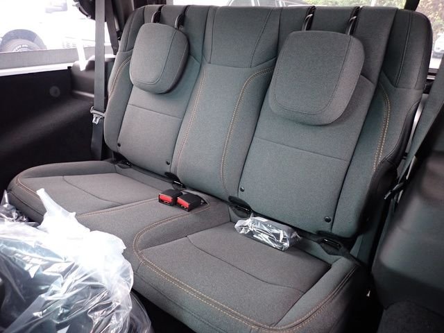 New 2026 Bright White Clear-Coat Exterior Paint Jeep Sport S image 13