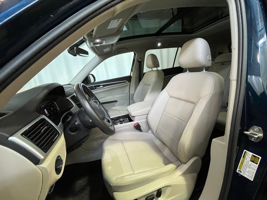 Used 2023 Blue Volkswagen 3.6L V6 SE w/Technology image 11