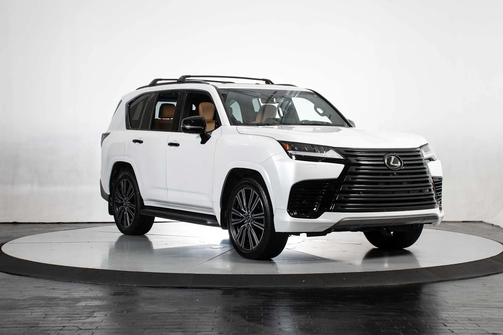 Used 2024 Eminent White Pearl Lexus Luxury image 9