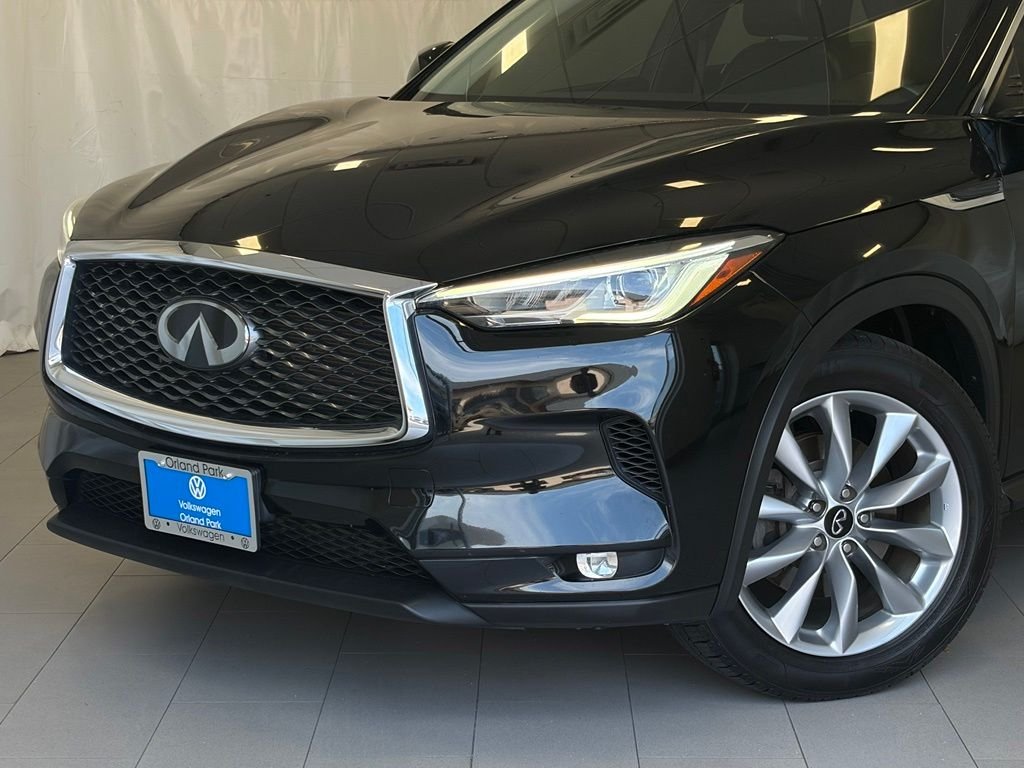 Used 2020 Black Obsidian INFINITI LUXE image 2