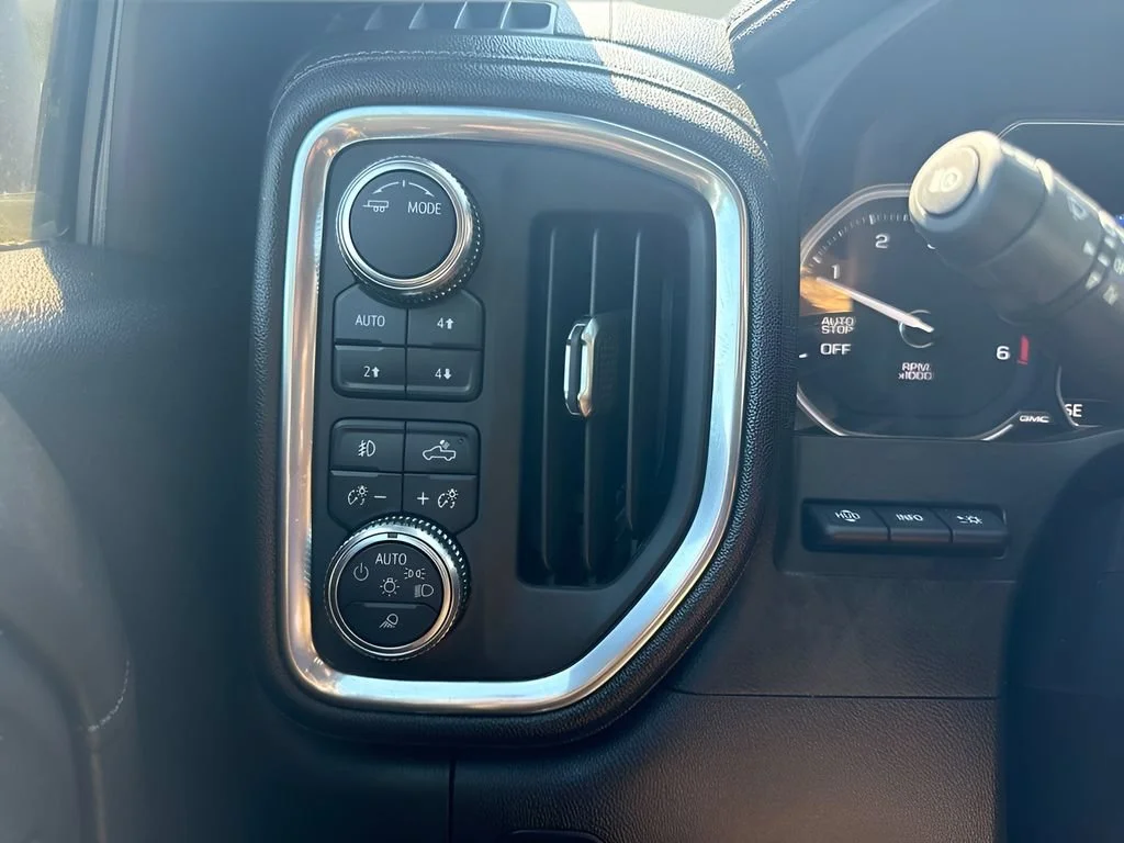 Used 2021 SATIN STEEL METALLIC GMC Denali image 27