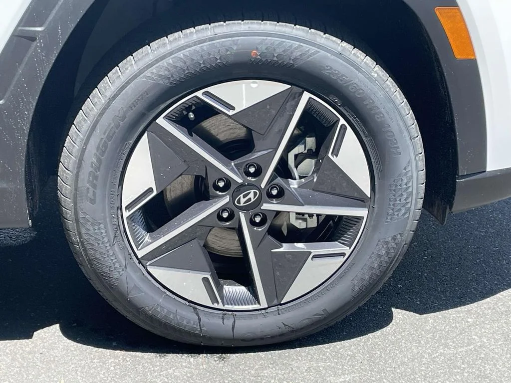 New 2025 White Hyundai SEL image 9