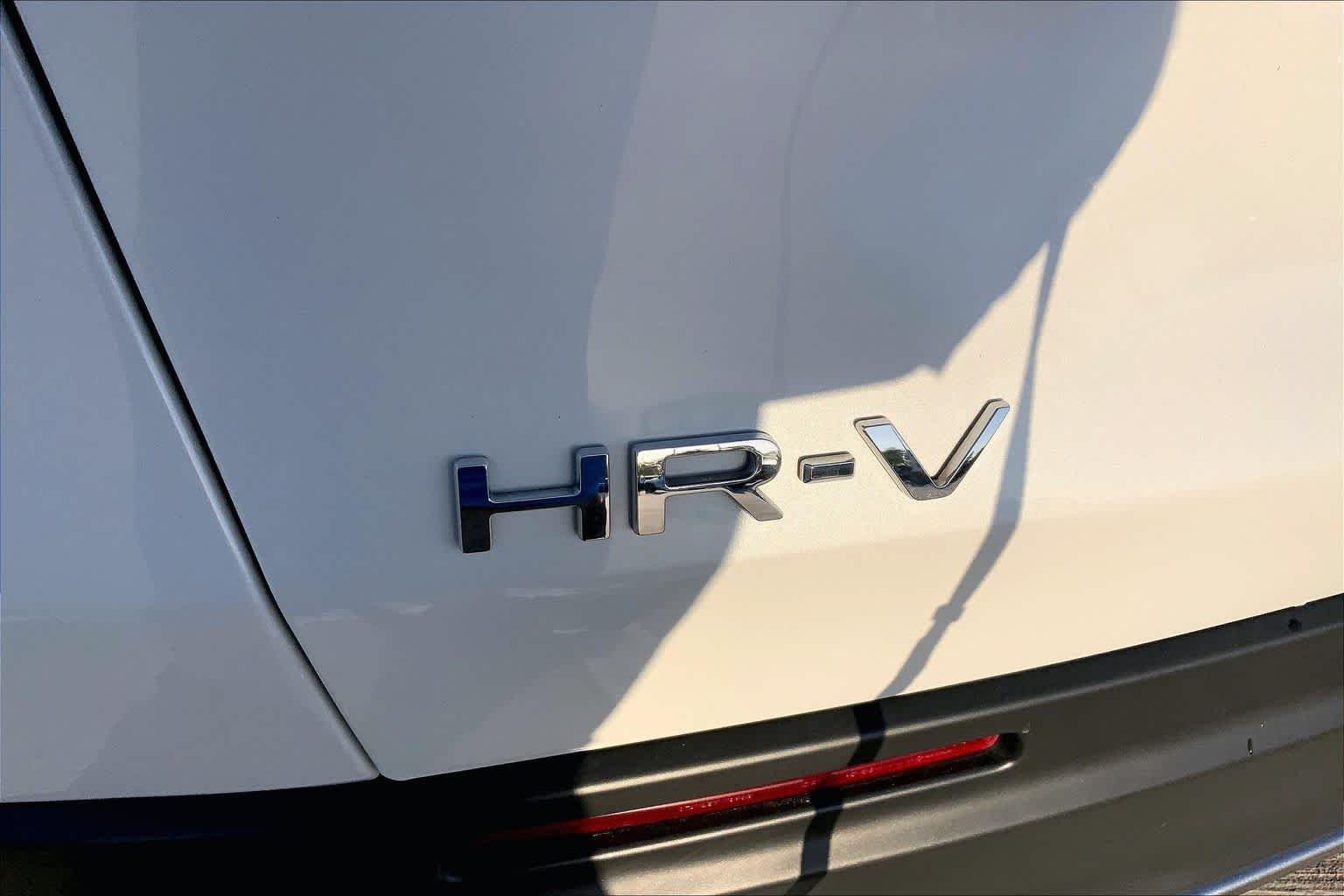 Used 2023 Platinum White Pearl Honda Sport image 30
