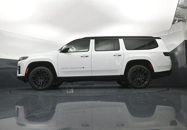 New 2026 Bright White Clear-Coat Exterior Paint Jeep Grand Wagoneer image 21
