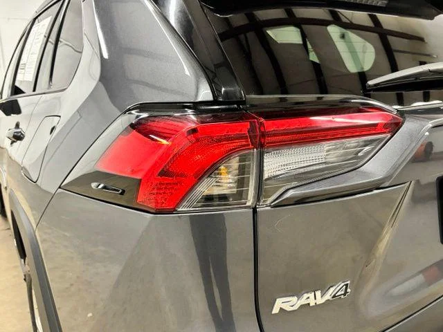 Used 2021 MAGNETIC GRAY MET. Toyota  image 7