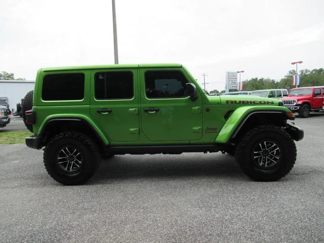 Certified Used 2025  Jeep Rubicon image 2