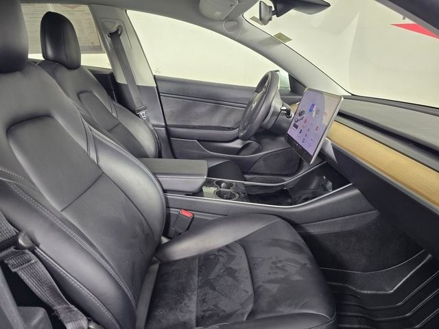 Used 2020 Pearl White Multi-Coat Tesla Long Range image 3