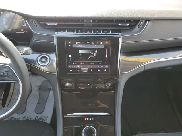 Used 2023 White Jeep Laredo image 20