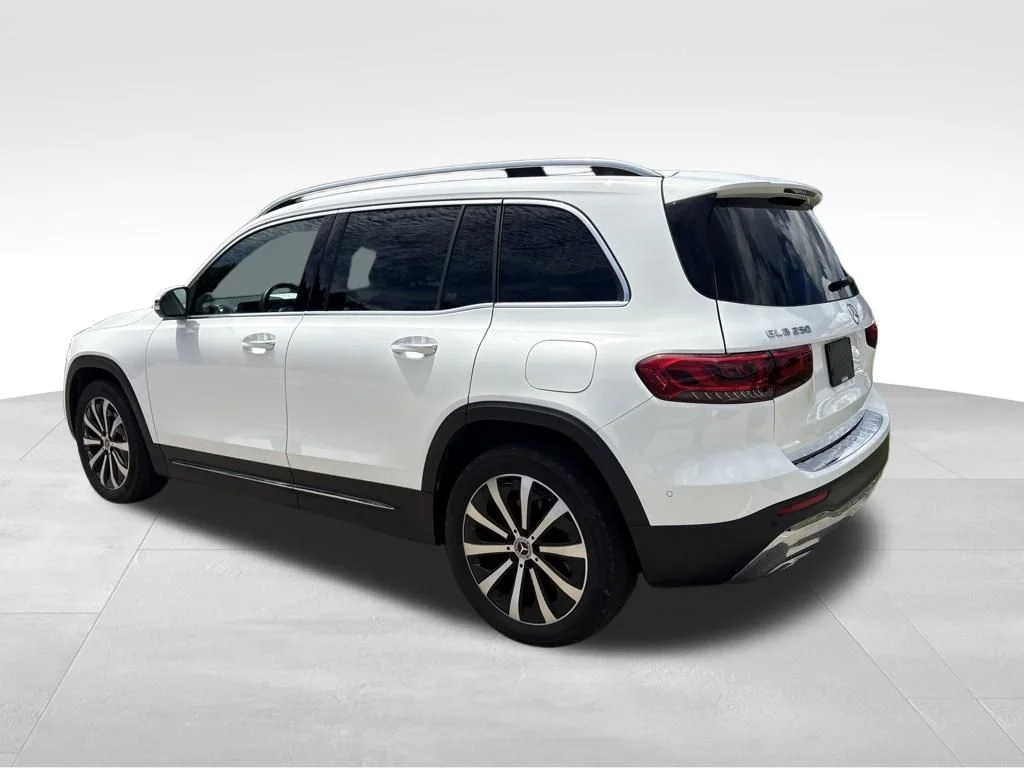 Used 2022 White Mercedes-Benz GLB 250 image 6