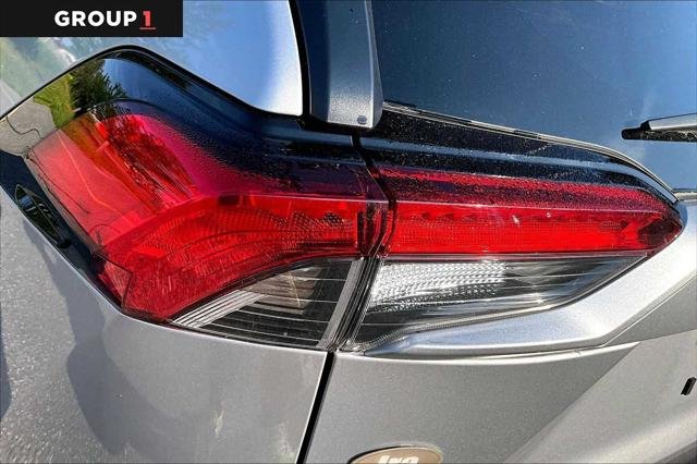 Certified Used 2025 SILVER SKY METALLIC Toyota  image 28