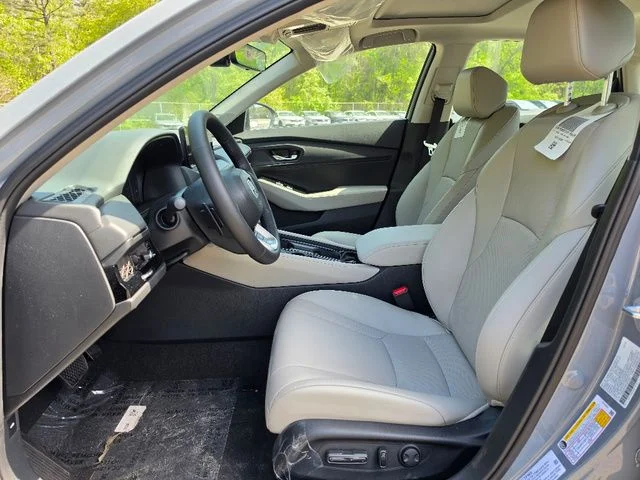 New 2026 Urban Gray Pearl Honda Touring image 14
