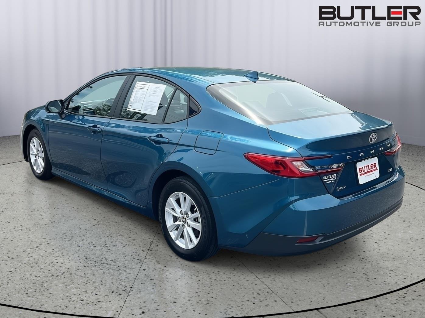 Used 2025 Ocean Gem Toyota LE image 4