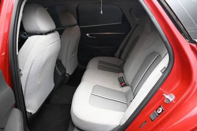 Used 2021 Red Hyundai SE image 8