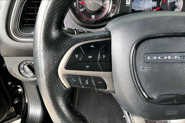 Used 2019 Black Dodge SXT image 10