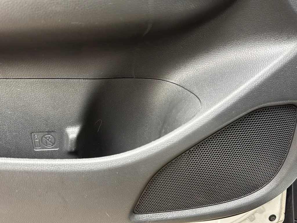 Used 2020  Mitsubishi LE image 16
