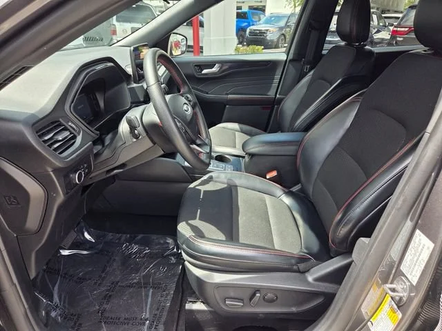 2025 Ford Escape ST-Line - Photo 4