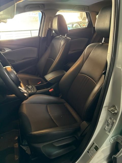 Used 2019 White Mazda Touring image 5