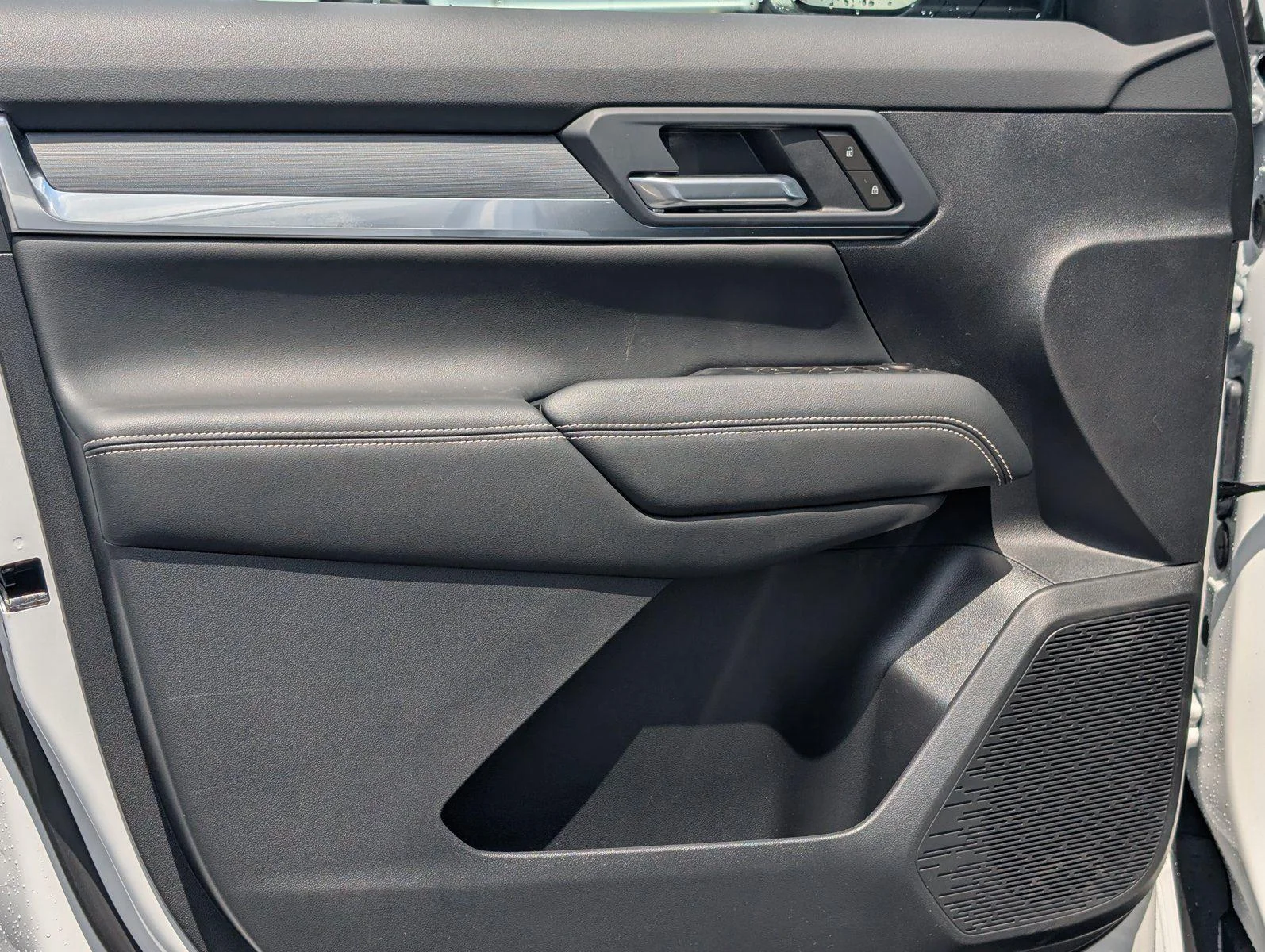 New 2026 Summit White GMC Elevation image 11