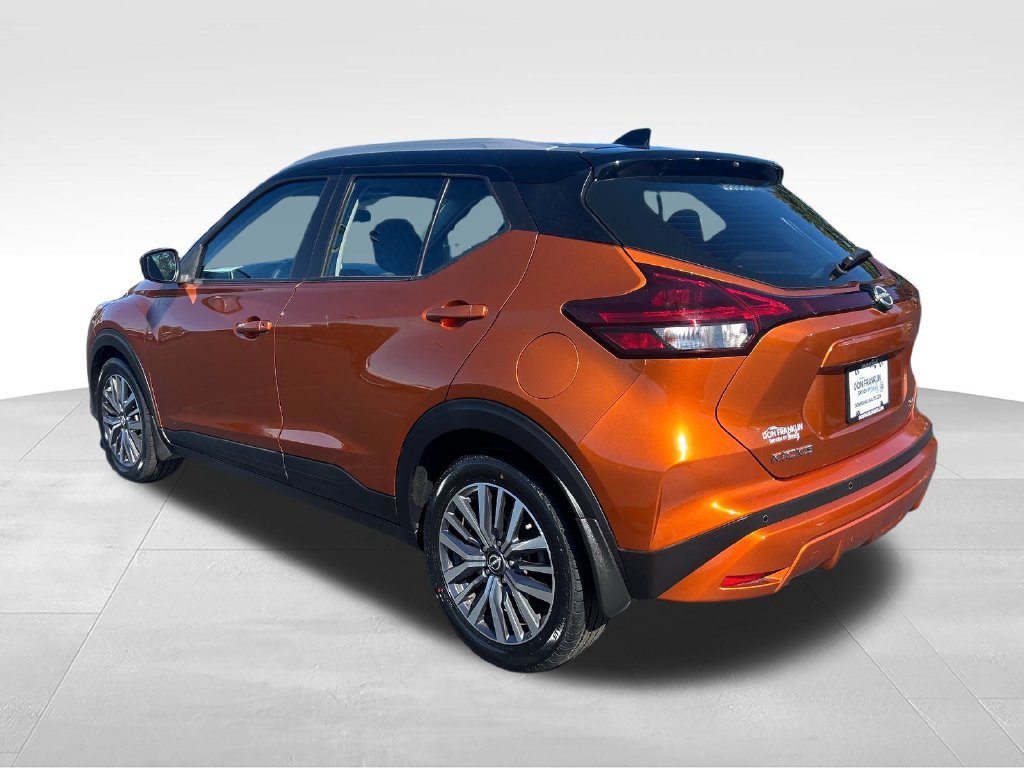 Used 2023 Orange Nissan SV image 3