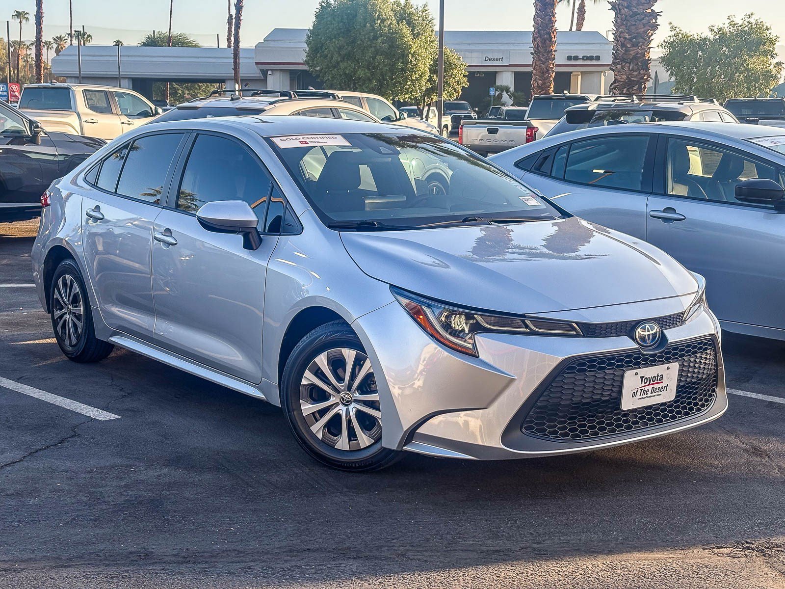Used 2022 White Toyota Hybrid LE image 1
